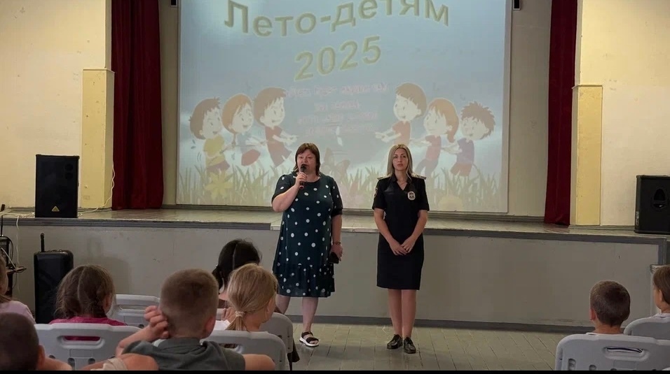 Детский оздоровительный лагерь «Дружба» посетил инспектор по пропаганде ОГИБДД отдела МВД России «Петровский»..